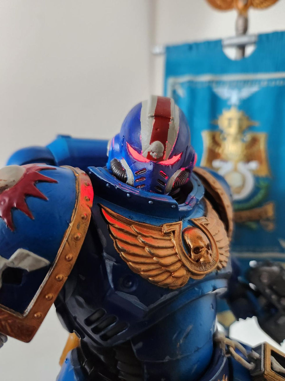 Küçük resim: Space Marine Warhammer 40K Boyalı Figür 25 Cm