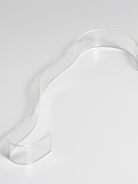 Calce interno para calçados tipo rasteira / rasteirinha em acrílico.