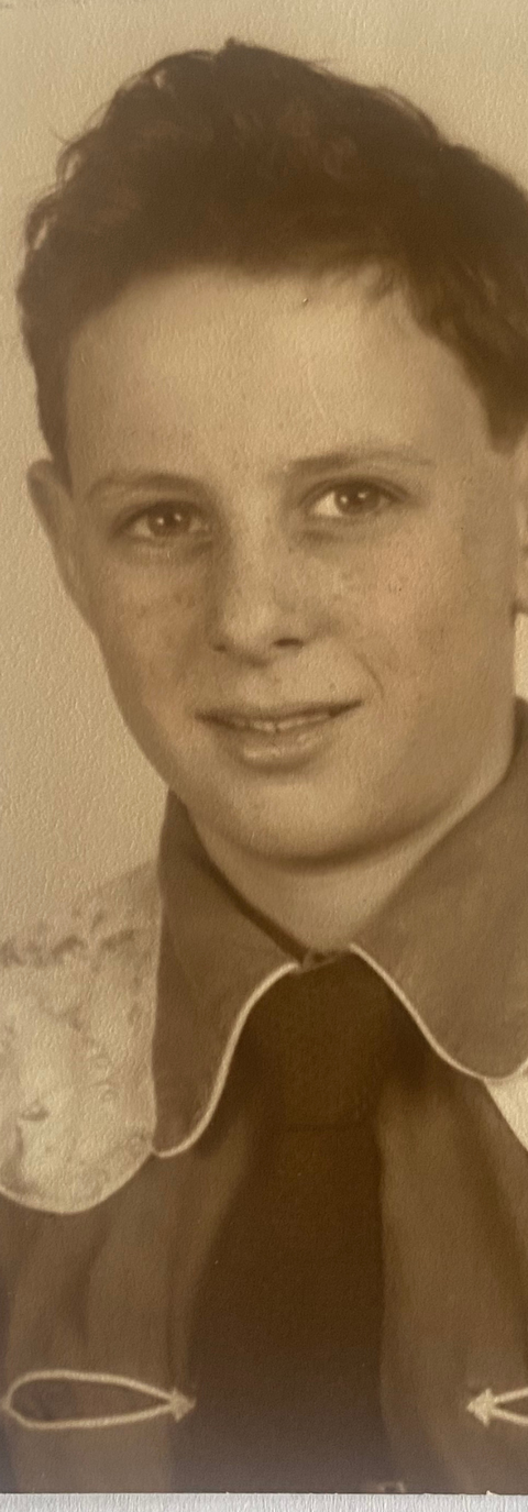 Goldin's early life was marked by a strong interest in science and technology. He attended the City College of New York, where he earned a bachelor's degree in mechanical engineering in 1962. He then went on to earn a master's degree in mechanical engineering from the Catholic University of America in 1963. 