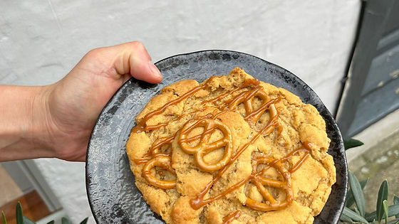 Salted Caramel Pretzel Cookie