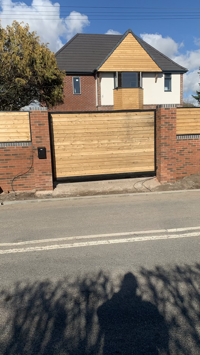 Miniatura: Sliding gate 