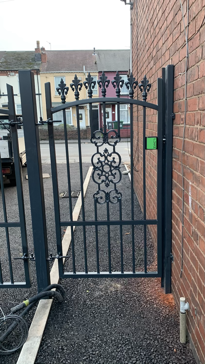 Miniatura: Pedestrian gate 