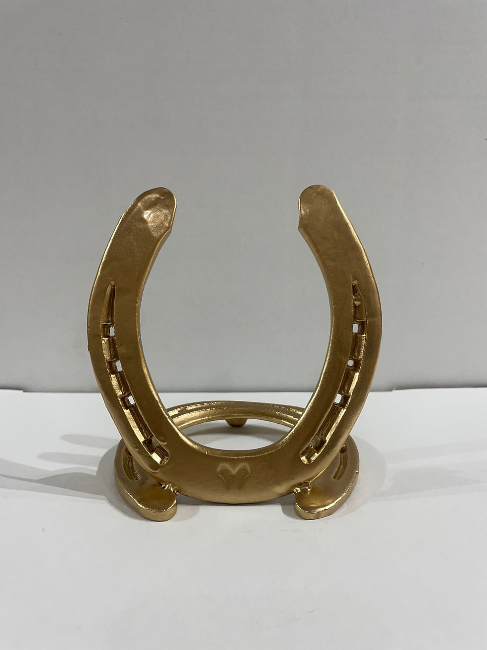 gold horseshoe photo frame