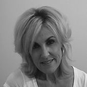 Liz_Snell-grey.jpg
