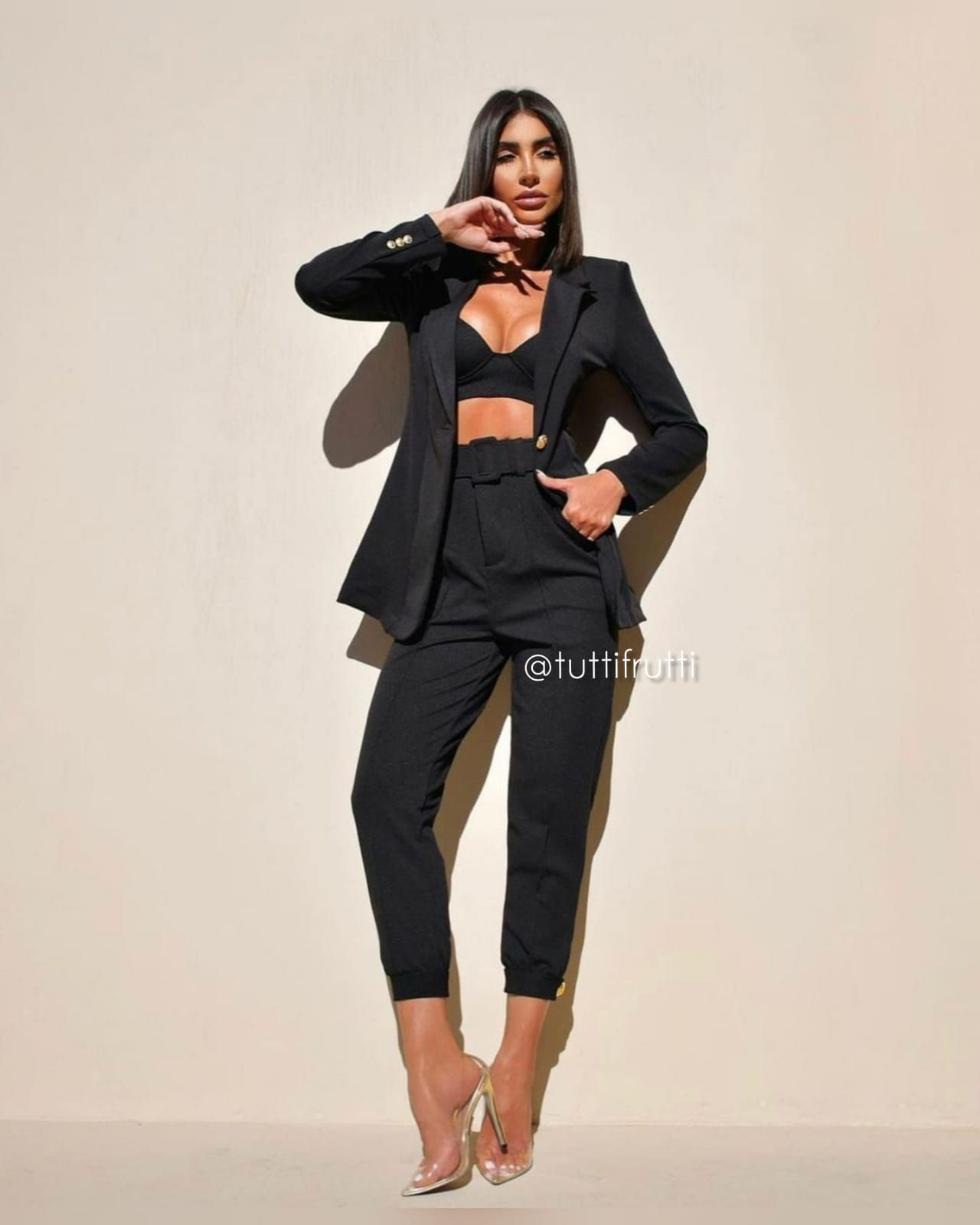 OUTFIT RAFAELA