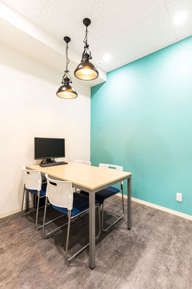 テーブルと椅子