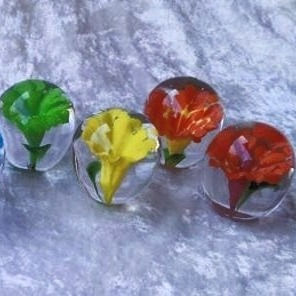 Thumbnail: Flower Paper Weight