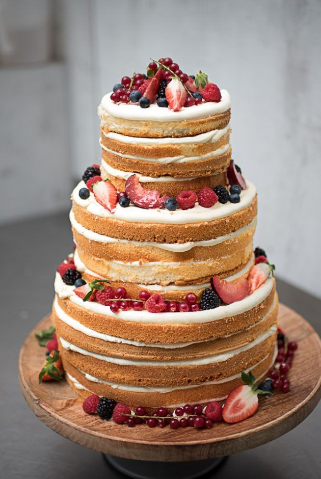 3 stöckige Naked Summerfruit Naked Weddingcake it Beeren