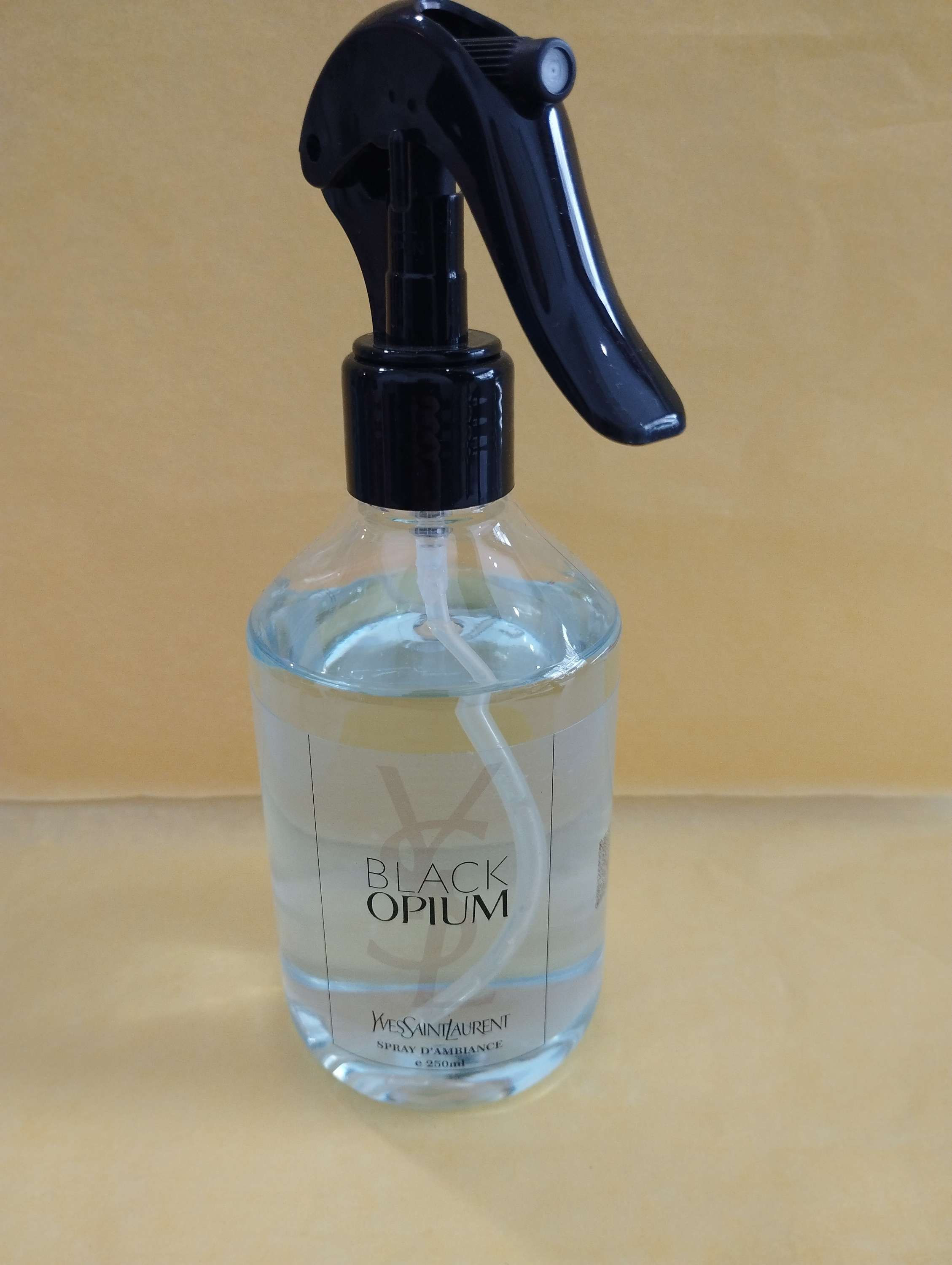Spray textile Black Opium YSL