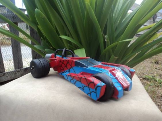 triciclo hombre araña