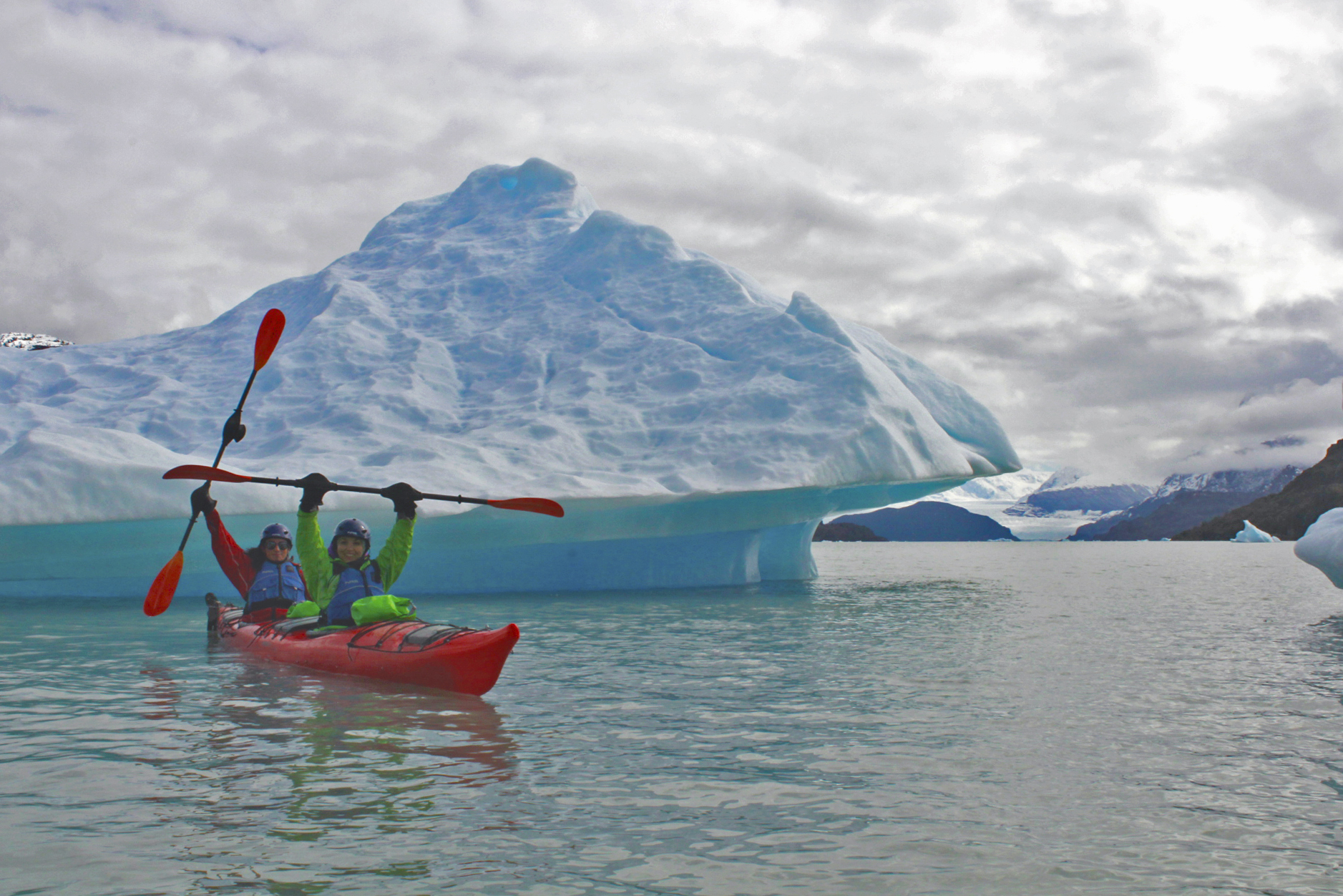 Kayak en Lago Grey