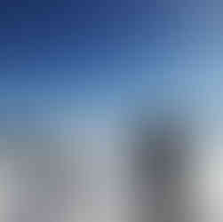 Mann beim Skifahren auf der Hohen Salve in Hopfgarten