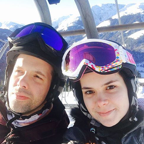 Lisa und Erich vom Hotel Glockenstuhl in Westendorf beim Ski fahren