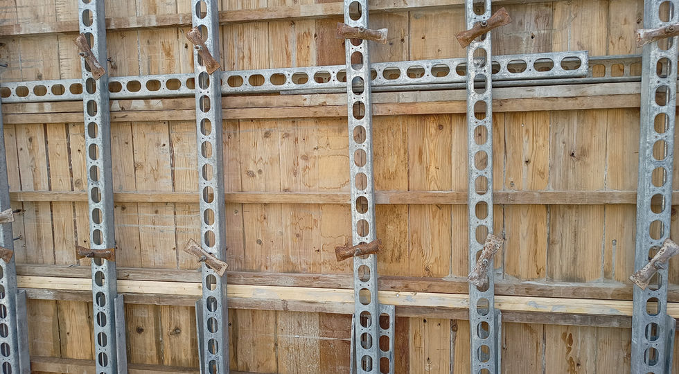 IMG_20221017_084313249 B棟6F柱牆封模.jpg