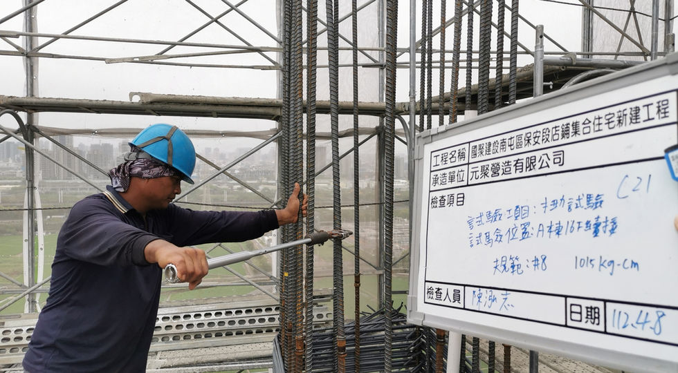 (1) A棟16F柱續接器扭力試驗.jpg