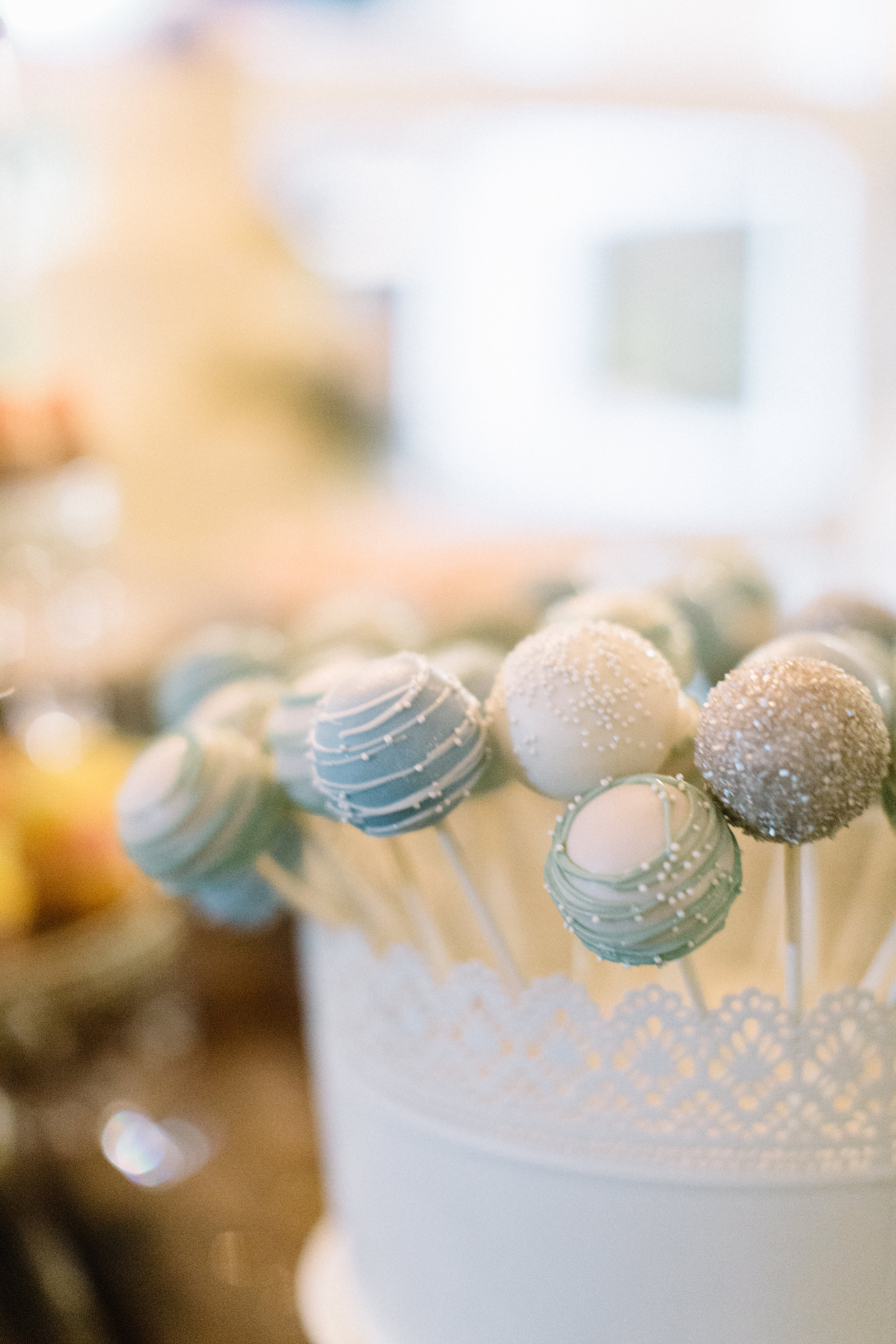 Classic Cake Pops $2.50