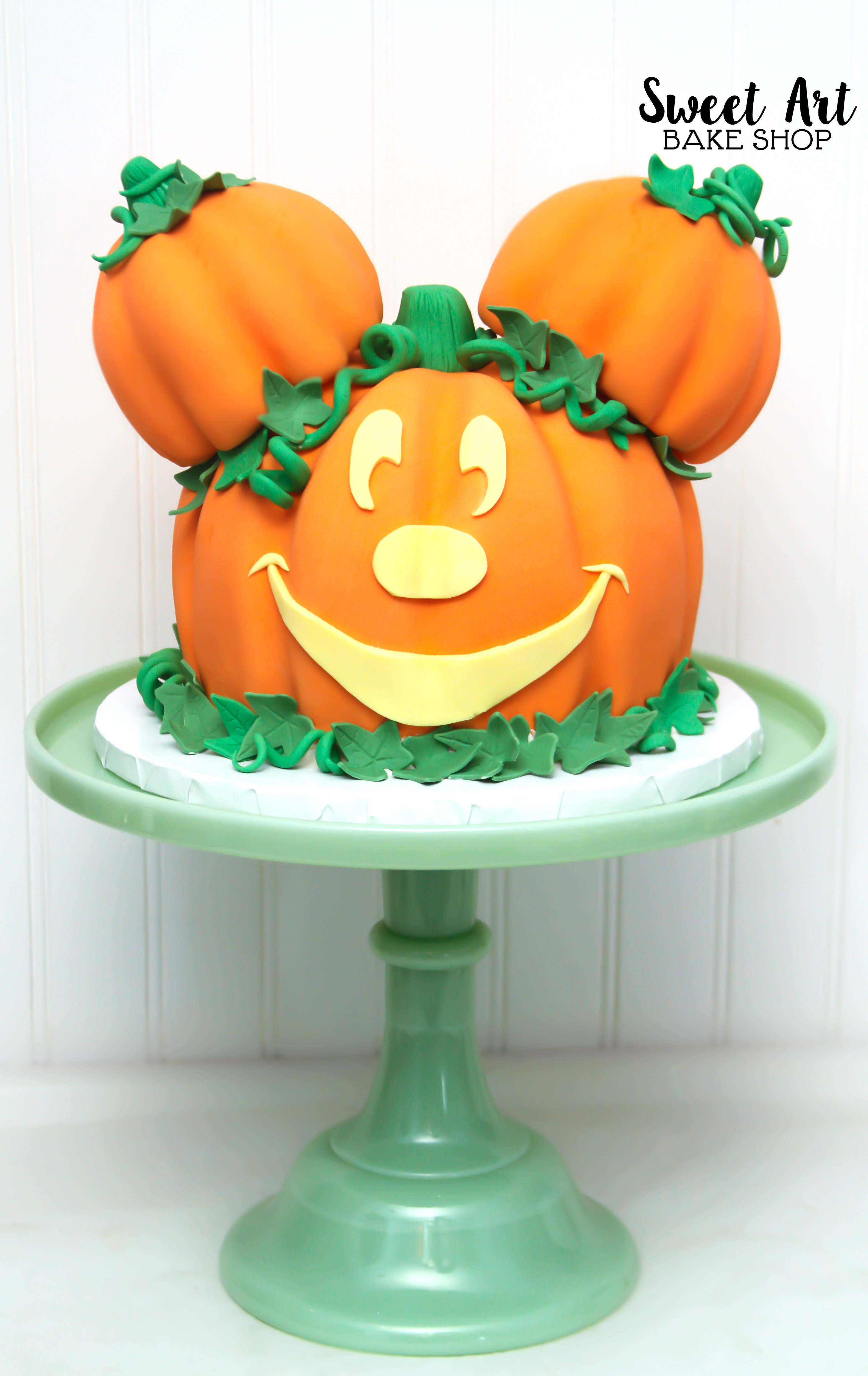 Mickey Mouse Pumpkin Cake