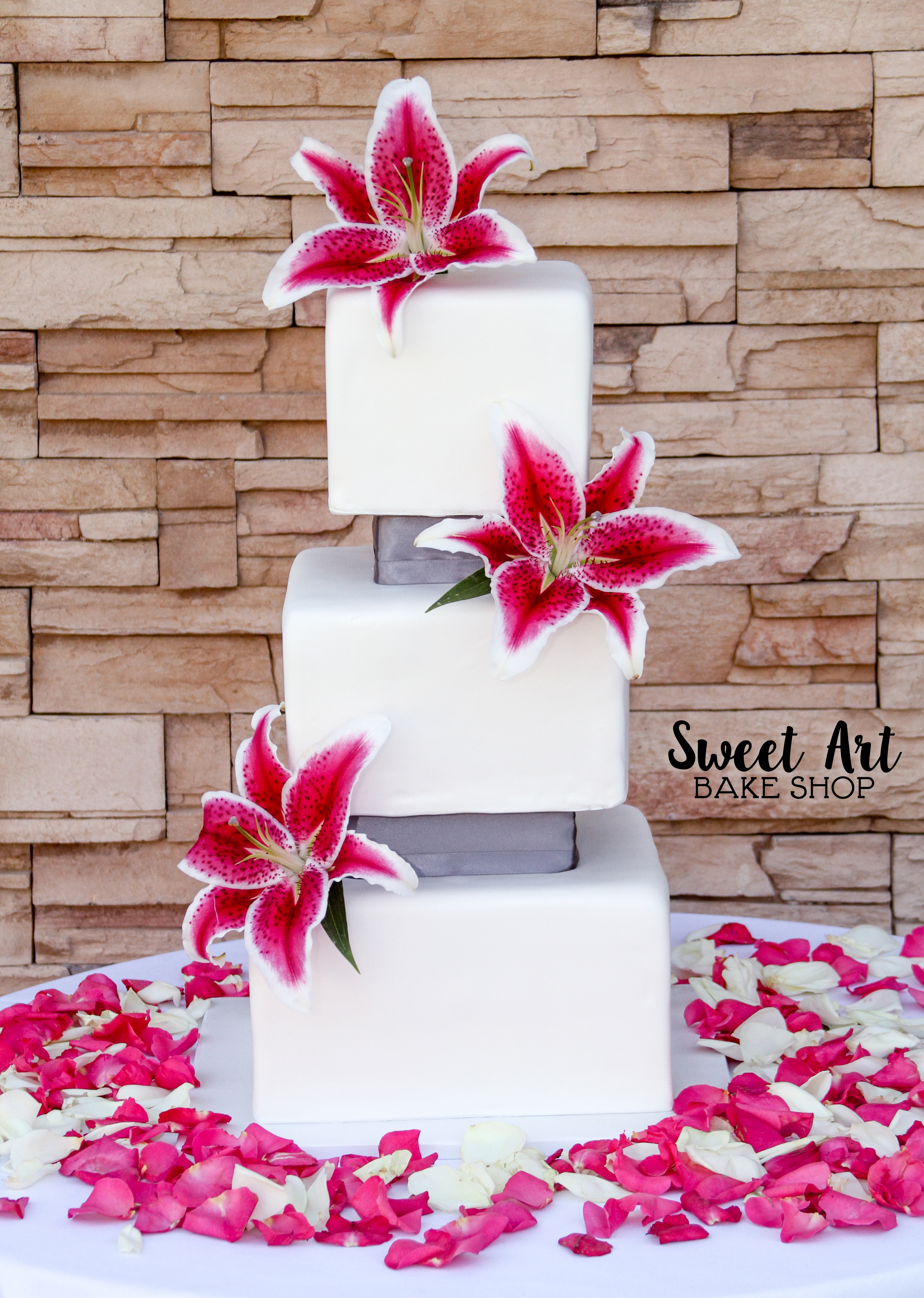 Stargazer Lily Square Cake