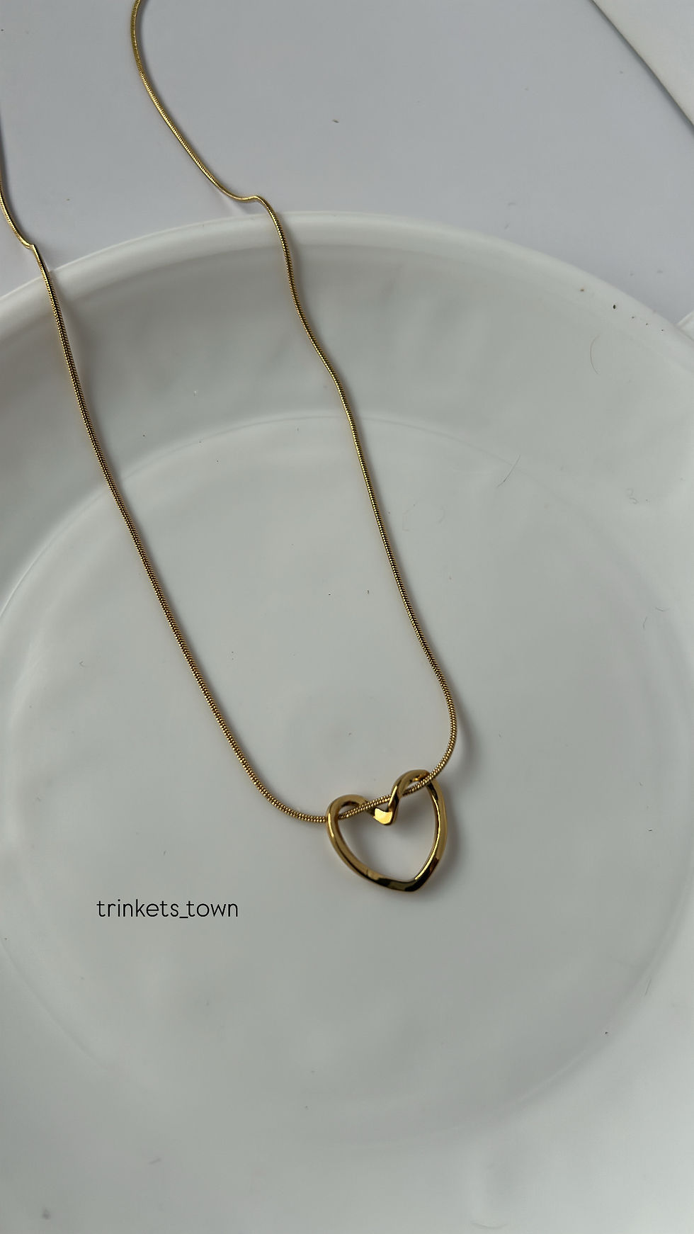 golden hug necklace