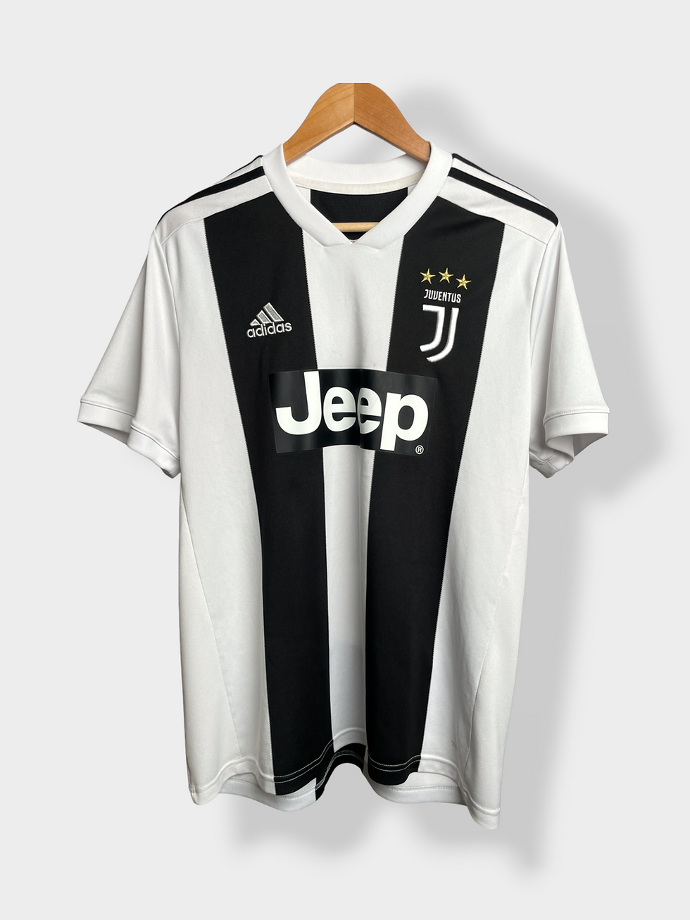 Thumbnail: adidas Juventus 18/19 Home Jersey - Ronaldo #7 - L - USED: Good
