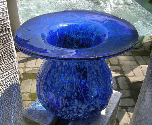 thick blue glass sink with wide rim, modern style, handmade, Bali, Indonesia