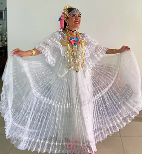 Polleras blancas en www.faenapanama.com