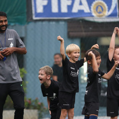 WEEKLY U8s & U10s football