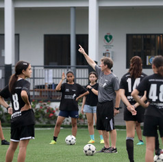 WEEKLY SOCCER EXPERIENCE F.C. GIRLS TRAINING & GAMES