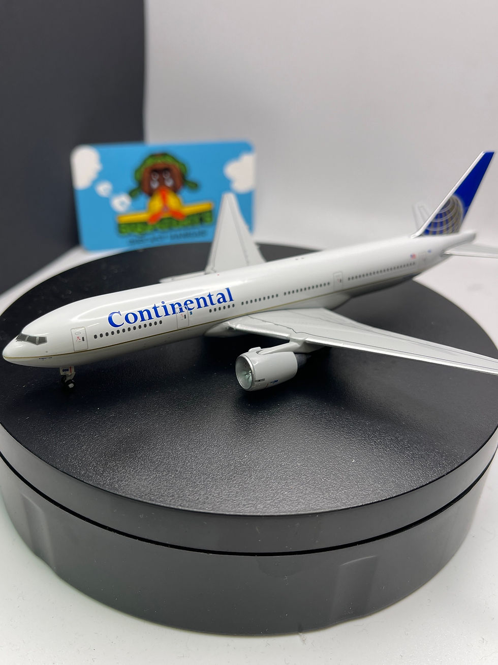 Continental 777-200 (GJCOA376)