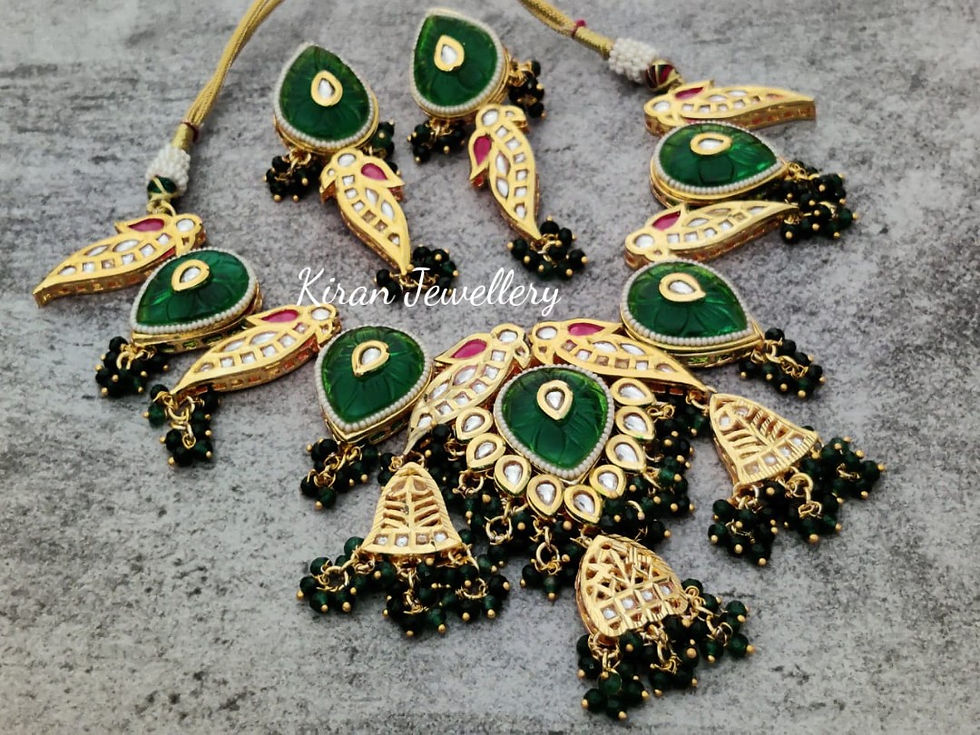 थंबनेल: Stylish Kundan Necklace