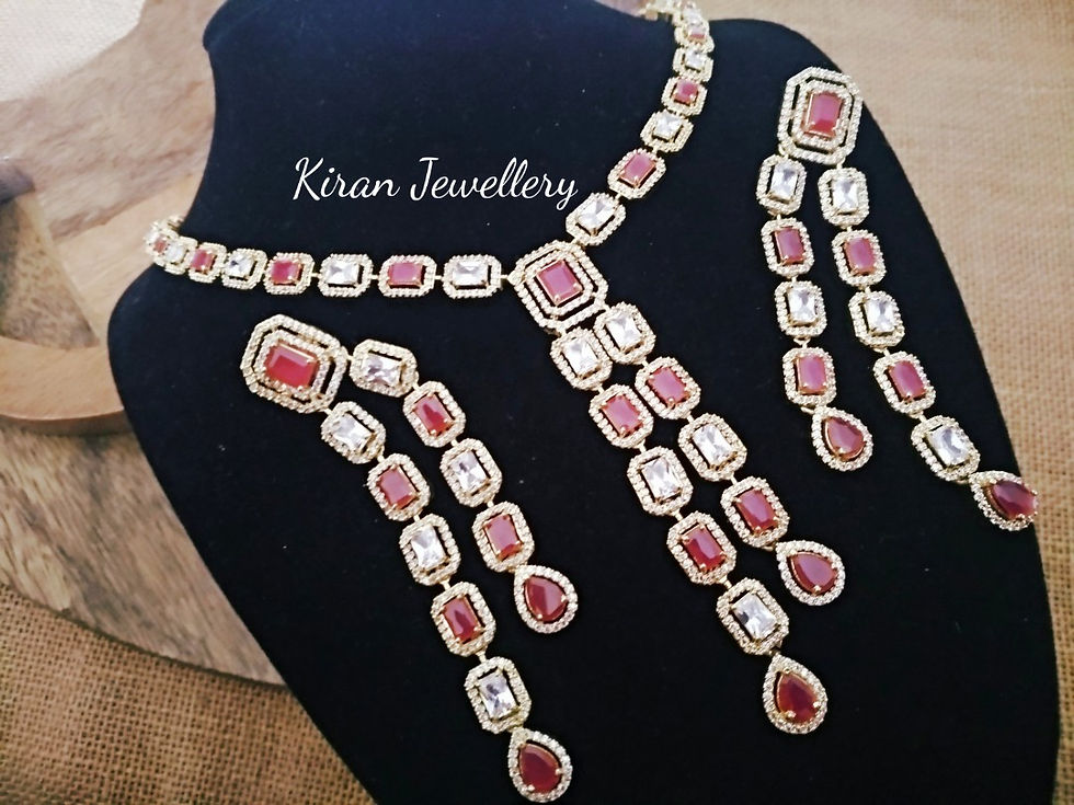 थंबनेल: Stylish Ruby and White Necklace