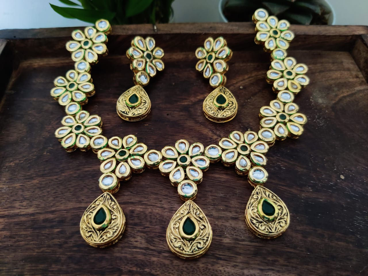 Stylish Kundan Choker