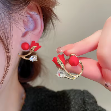 Thumbnail: Tulip Twist Stud Earrings