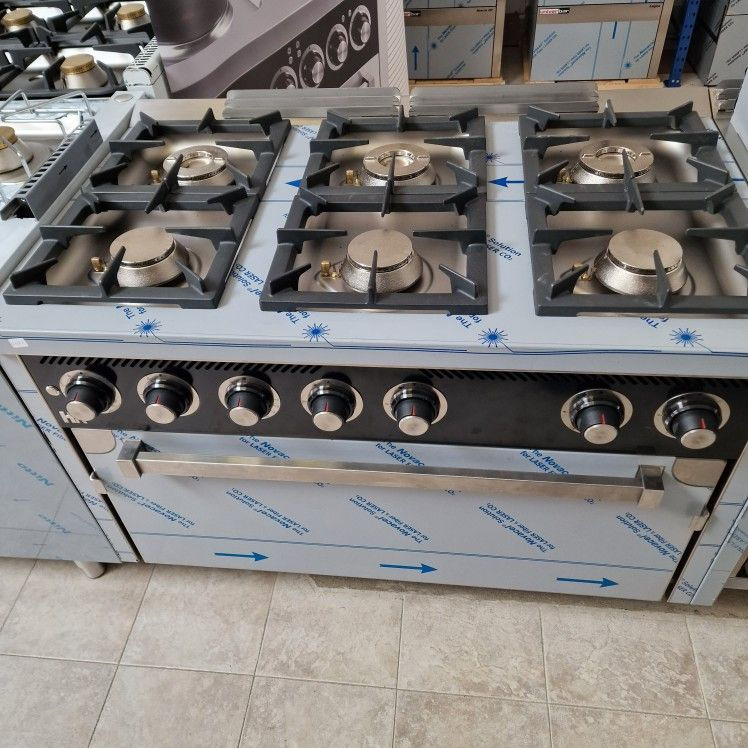 Commercial 6-Burner Gas Stove with Oven