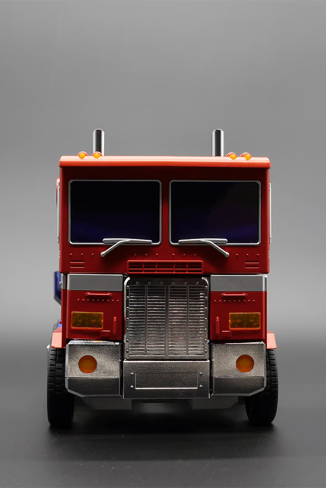 Thumbnail: Transformers - Flagship Optimus Prime - Robosen