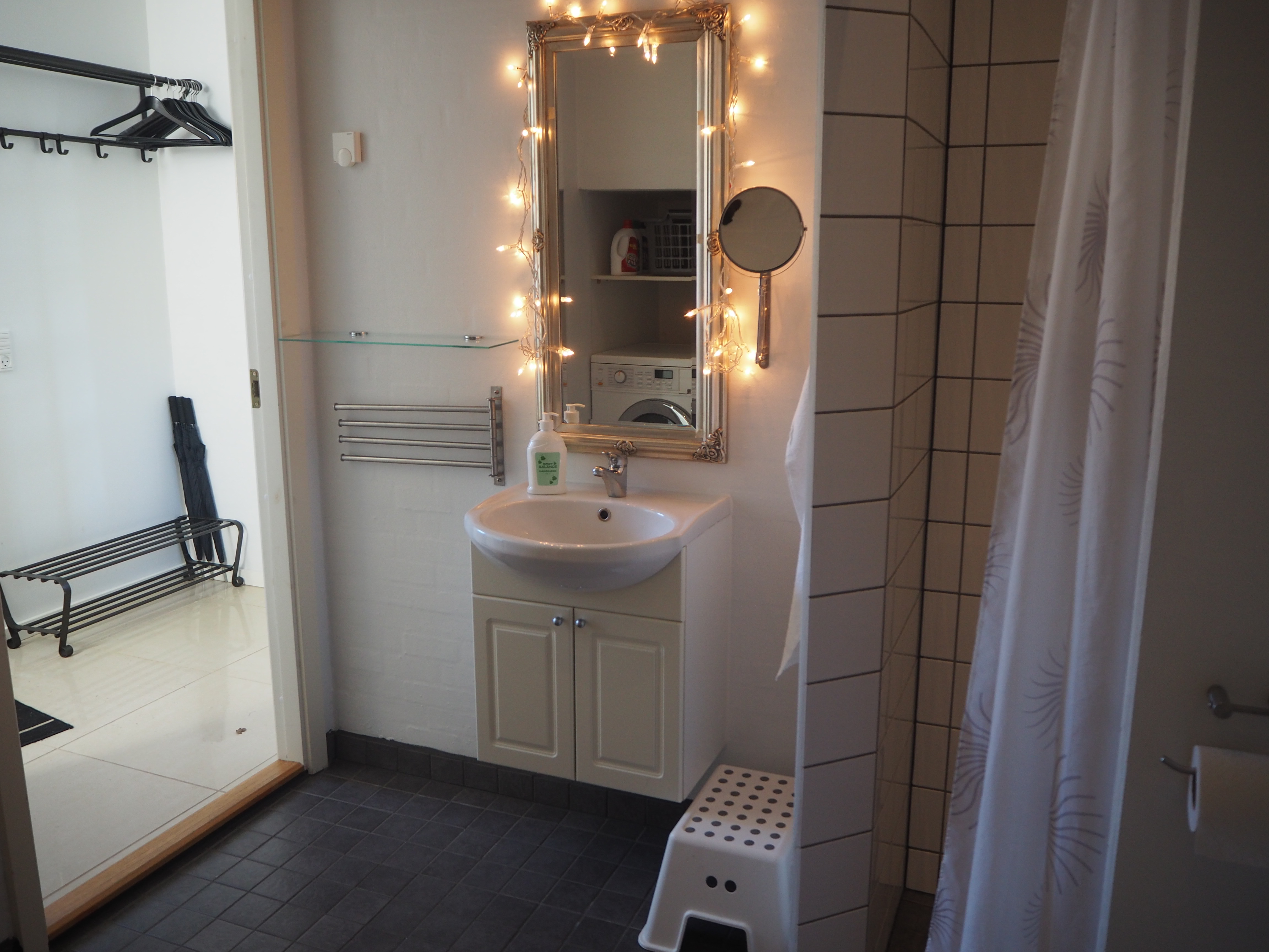 Apt. A, Bathroom