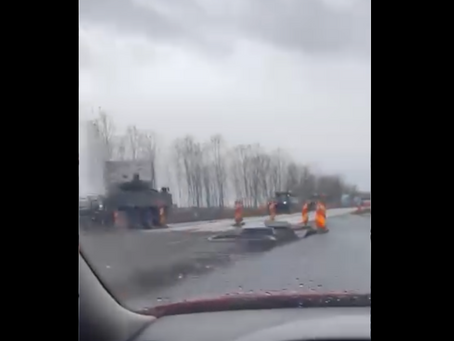 Baia Mare: coloană militară surprinsă în trafic în această după-amiază