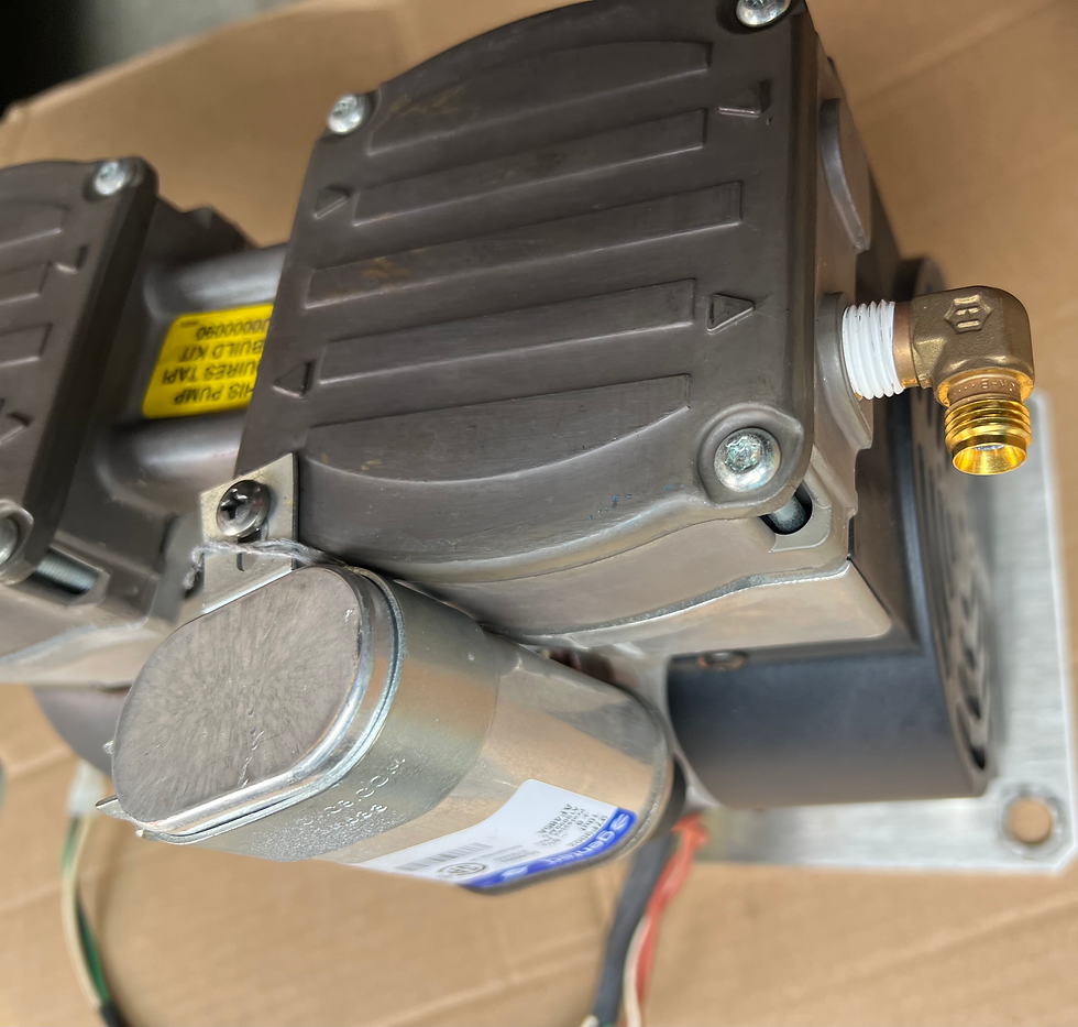 Miniatyrbilde: Gast 81R640-P101-H311CX (CK42HC03I12 Oilless Piston Twin Cylinder Compressor.