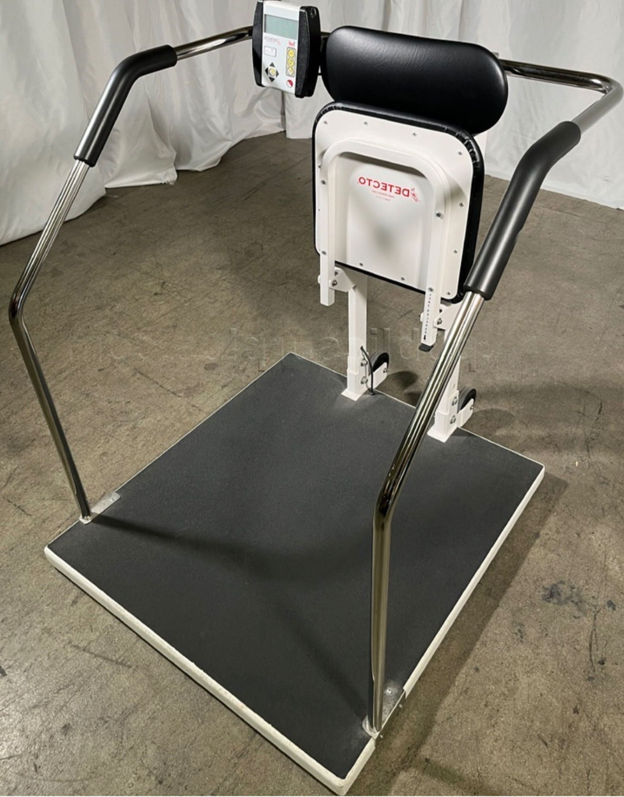 Detecto 6868 Bariatric Scale with Flip up seat & handrails (750 Digital Display)