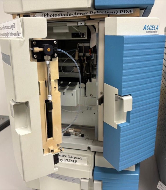 サムネイル： Thermo Fisher LTQ XL Ion Trap Mass Spectrometer.