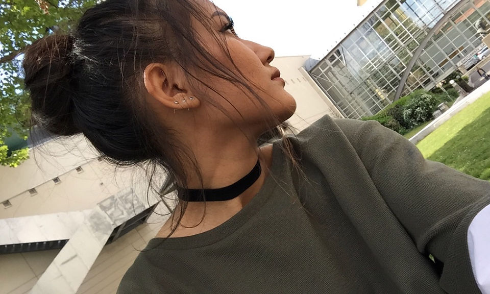 messy bun hair