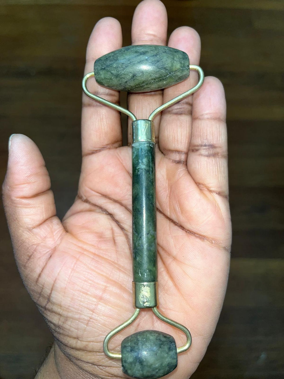 Thumbnail: Jade Crystal 2-Suded Face Roller to Reduce Inflammation