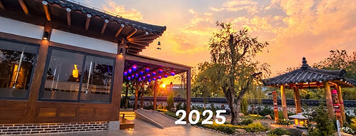 ภาพบรรยากาศร้านล้ำลำ สาขาราชพฤกษ์ สไตล์ฮันอกยามพระอาทิตย์ตก Sunset view of LumLum Hanok Ratchapruek branch