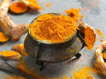 Des effets indésirables liés à la consommation de compléments alimentaires contenant du curcuma