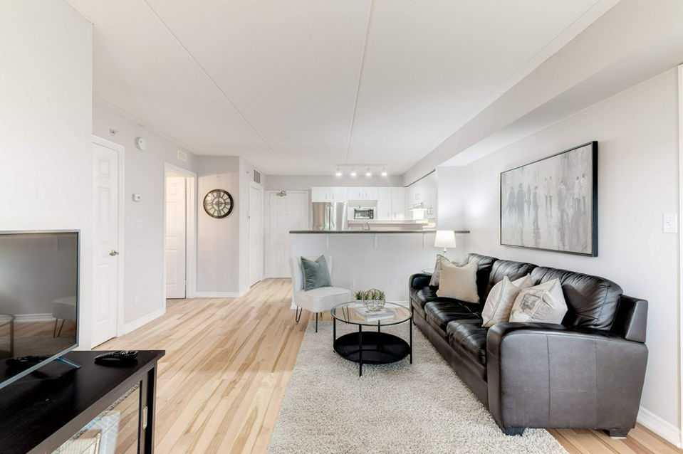 023-203-1490 Bishops Gate-23_m.jpg