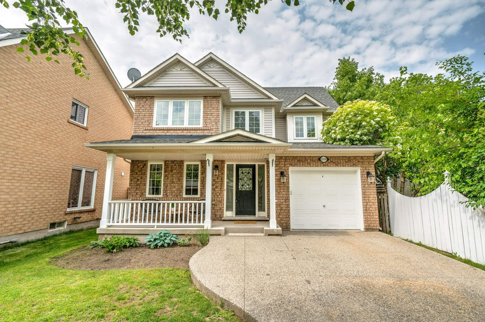 005-EXTERIOR FRONT-5_m.jpg