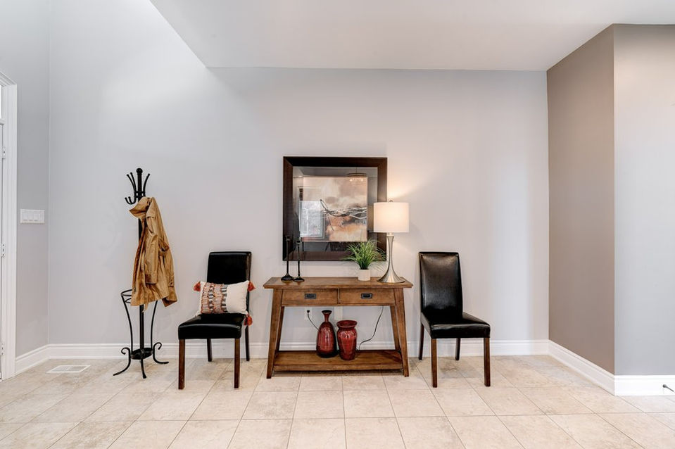 010-Main Floor-6_m.jpg