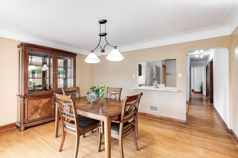 024-Main Floor-10_m.jpg