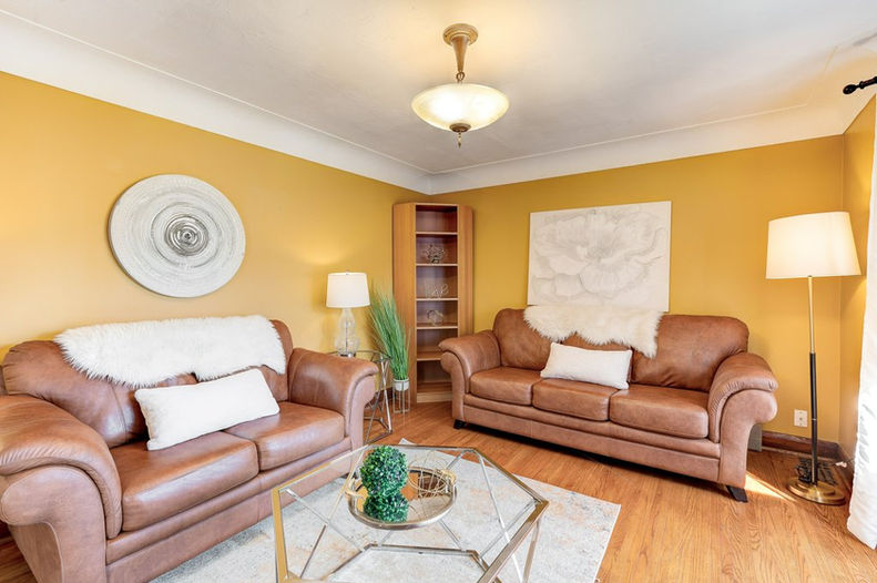 020-Main Floor-6_m.jpg