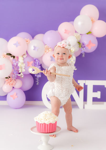 Evelyn Cake Smash-33.jpg